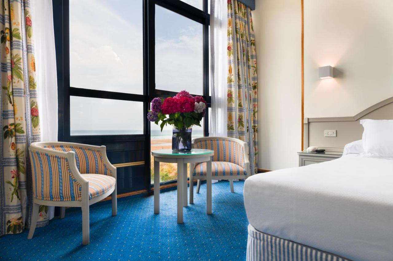 Double or Twin Room Sea View