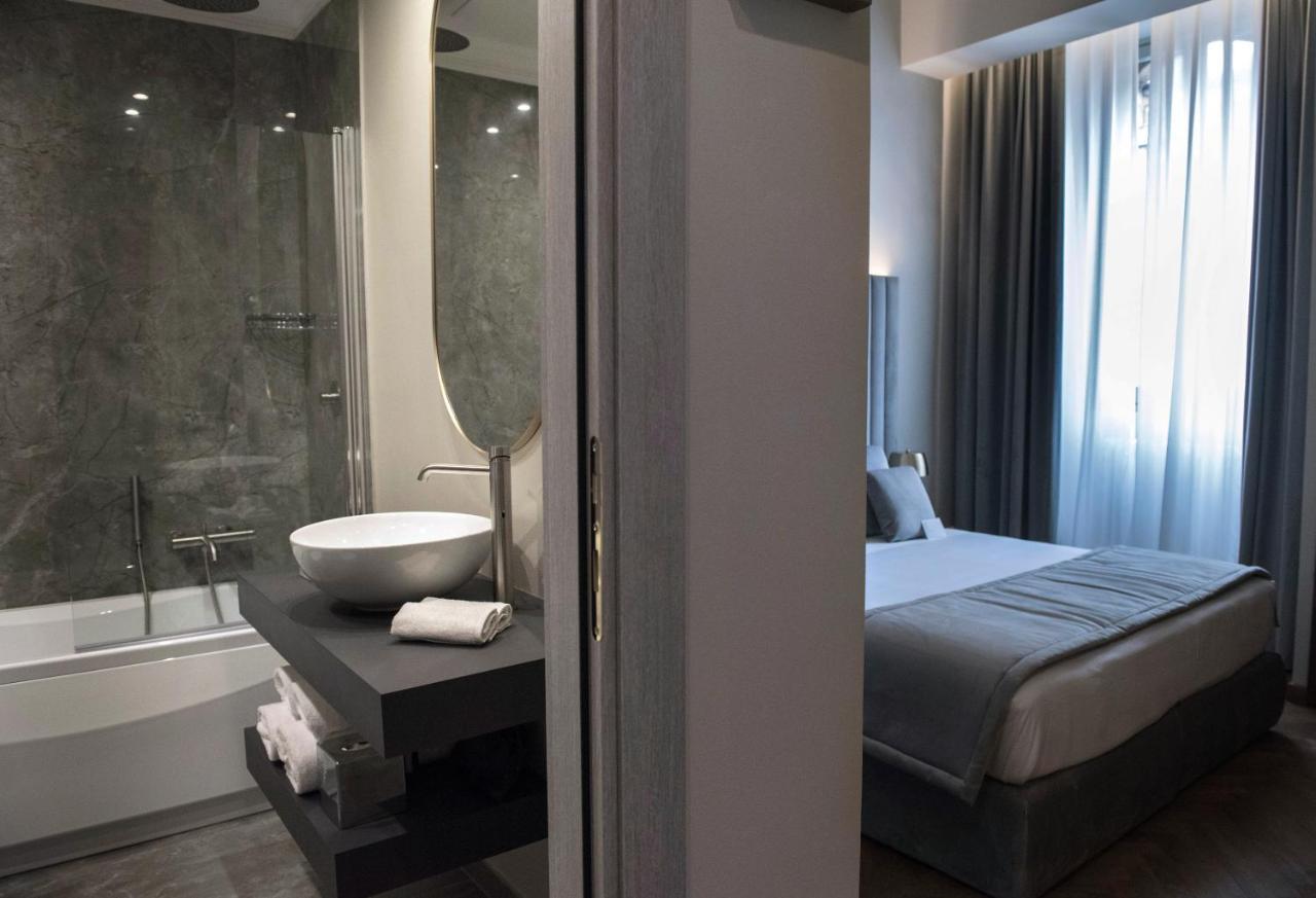 Prestige Double Room Pantheon Square View
