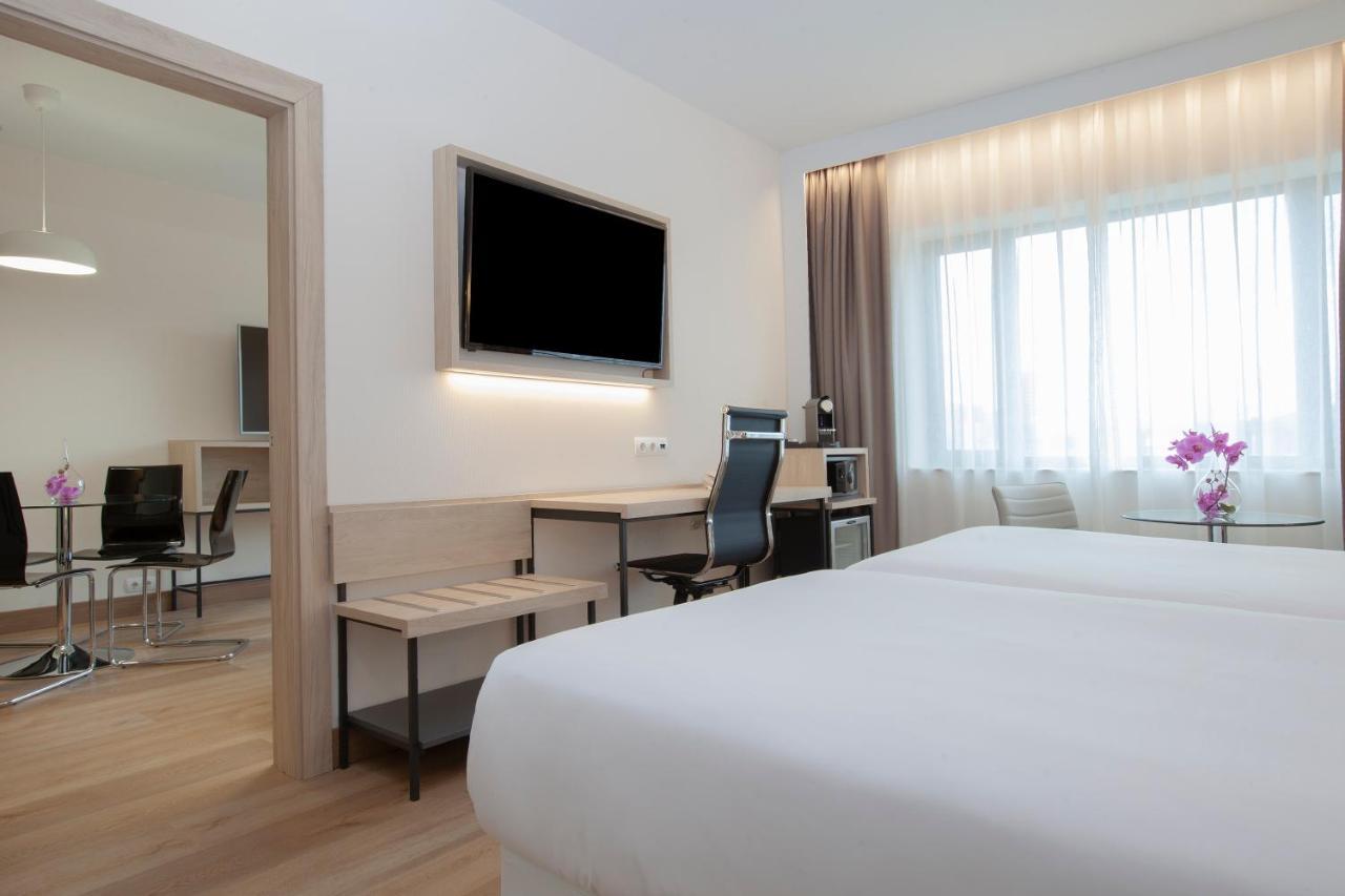 Junior Suite Family Room