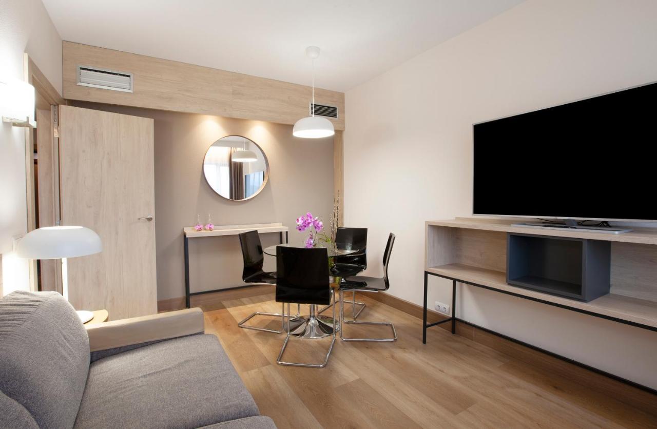 Junior Suite Family Room
