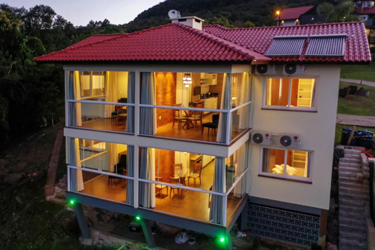 Deluxe Double or Twin Room Mountain View