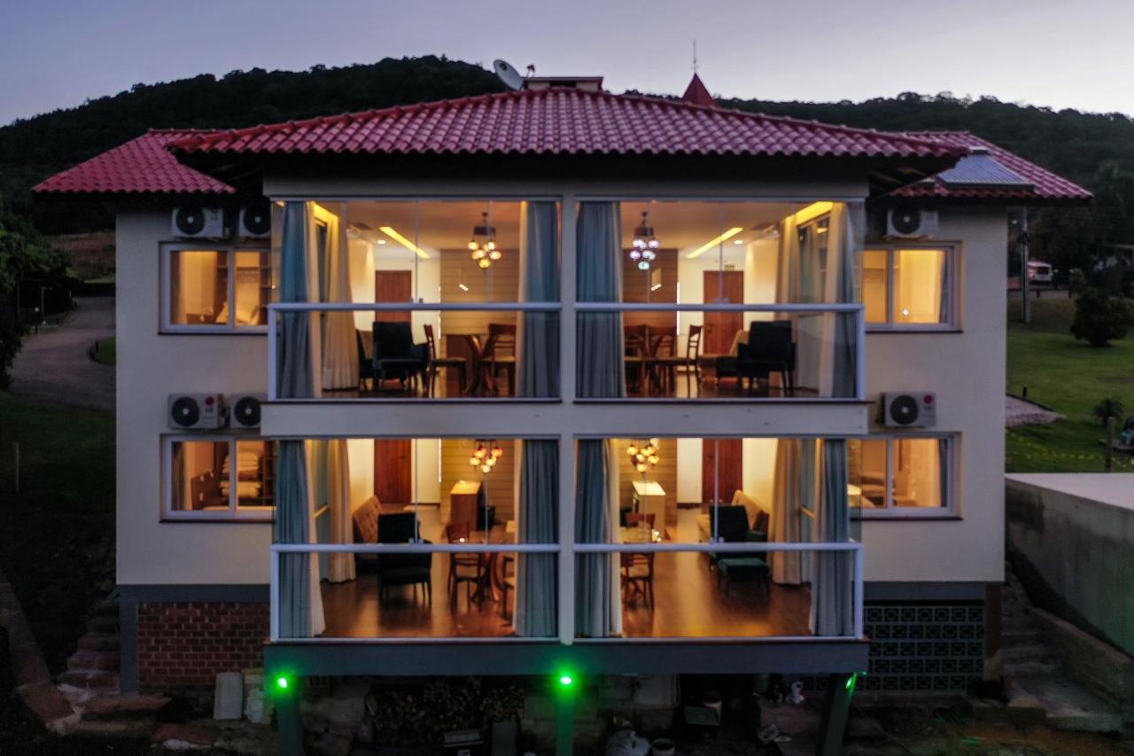 Deluxe Double or Twin Room Mountain View