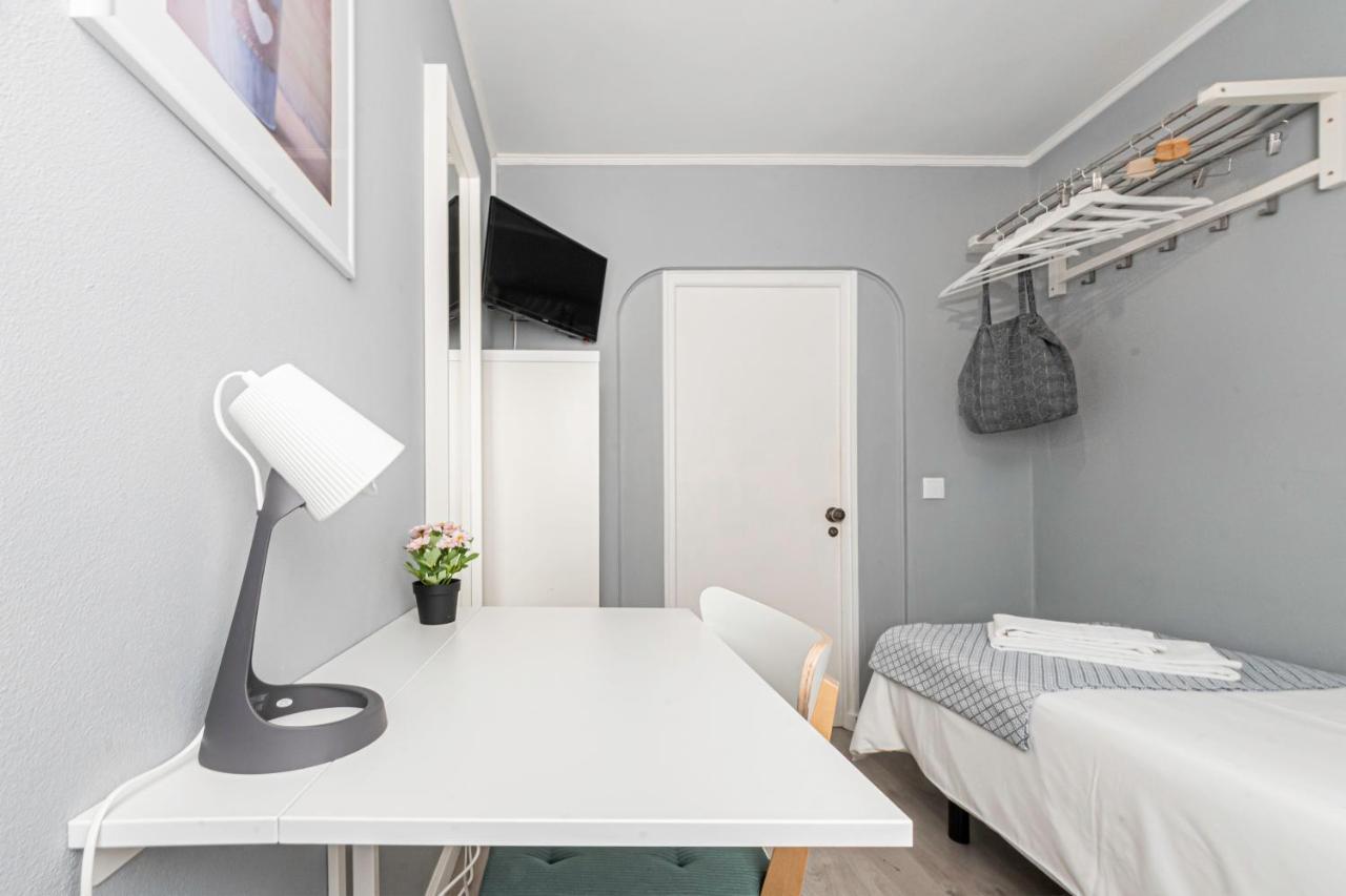 Single Room Private External Bathroom