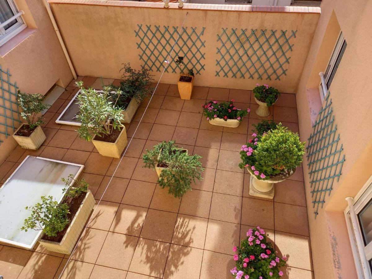 Double Room Street or Patio View