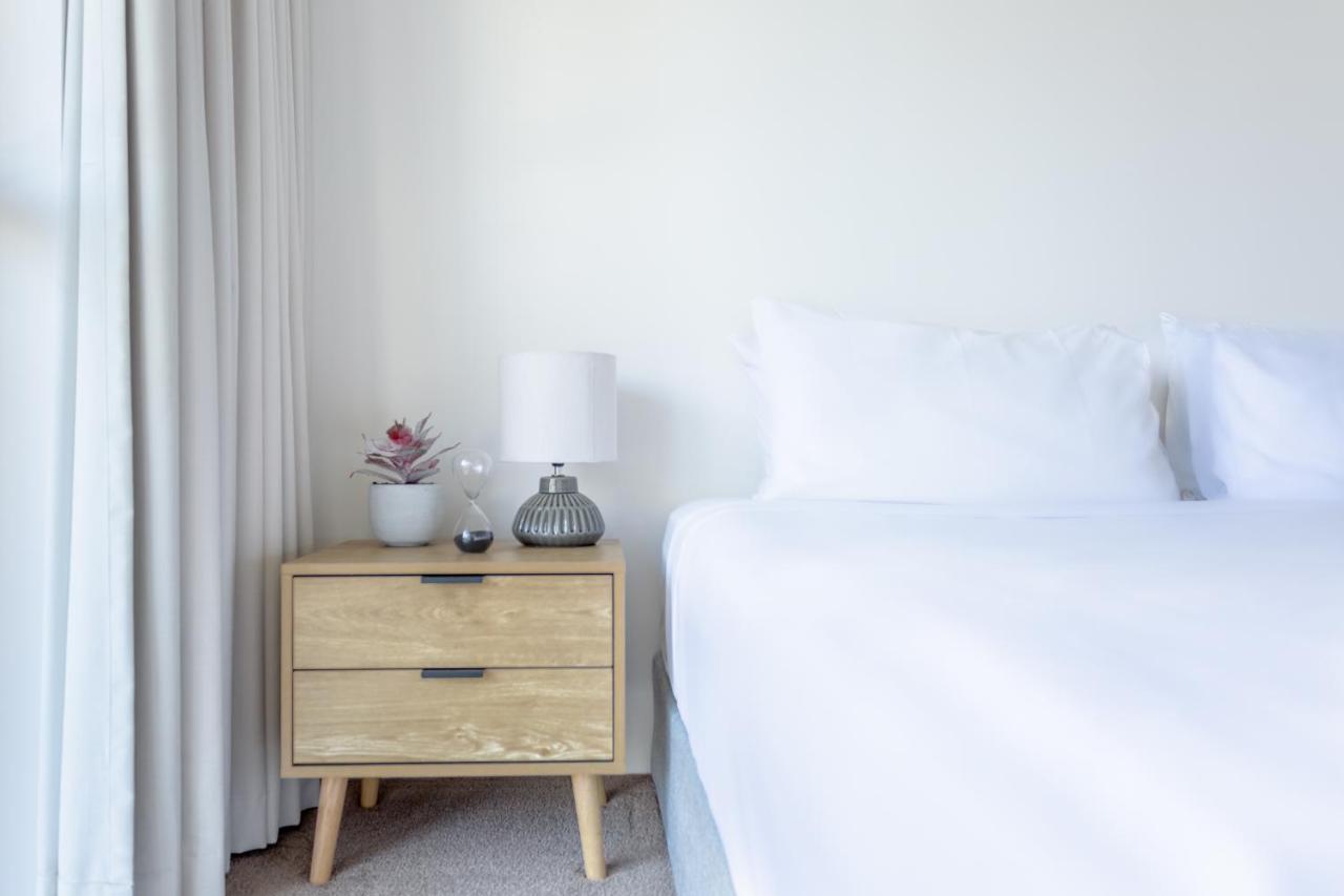 1 Queen Bed Nonsmoking Accessible