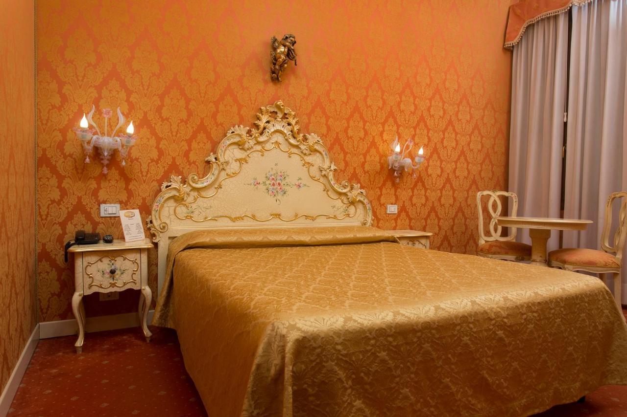 Superior Double or Twin Room Canal View