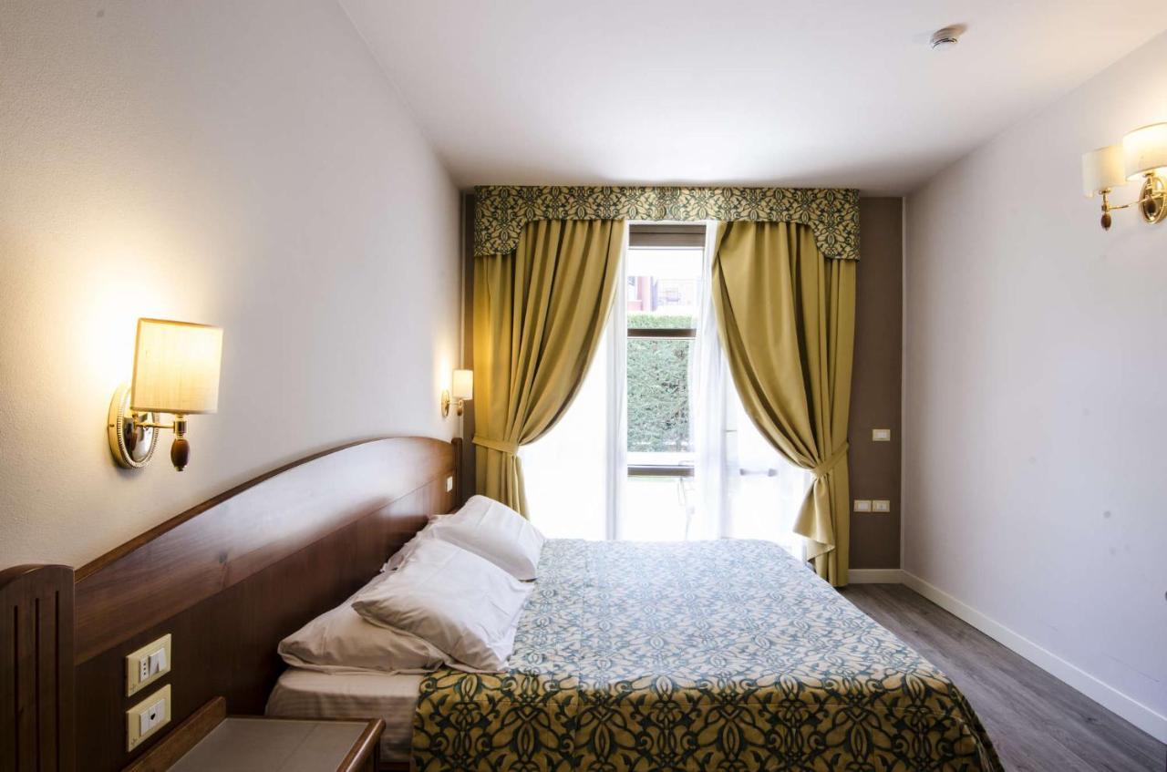 Superior Double or Twin Room Partial Lake View