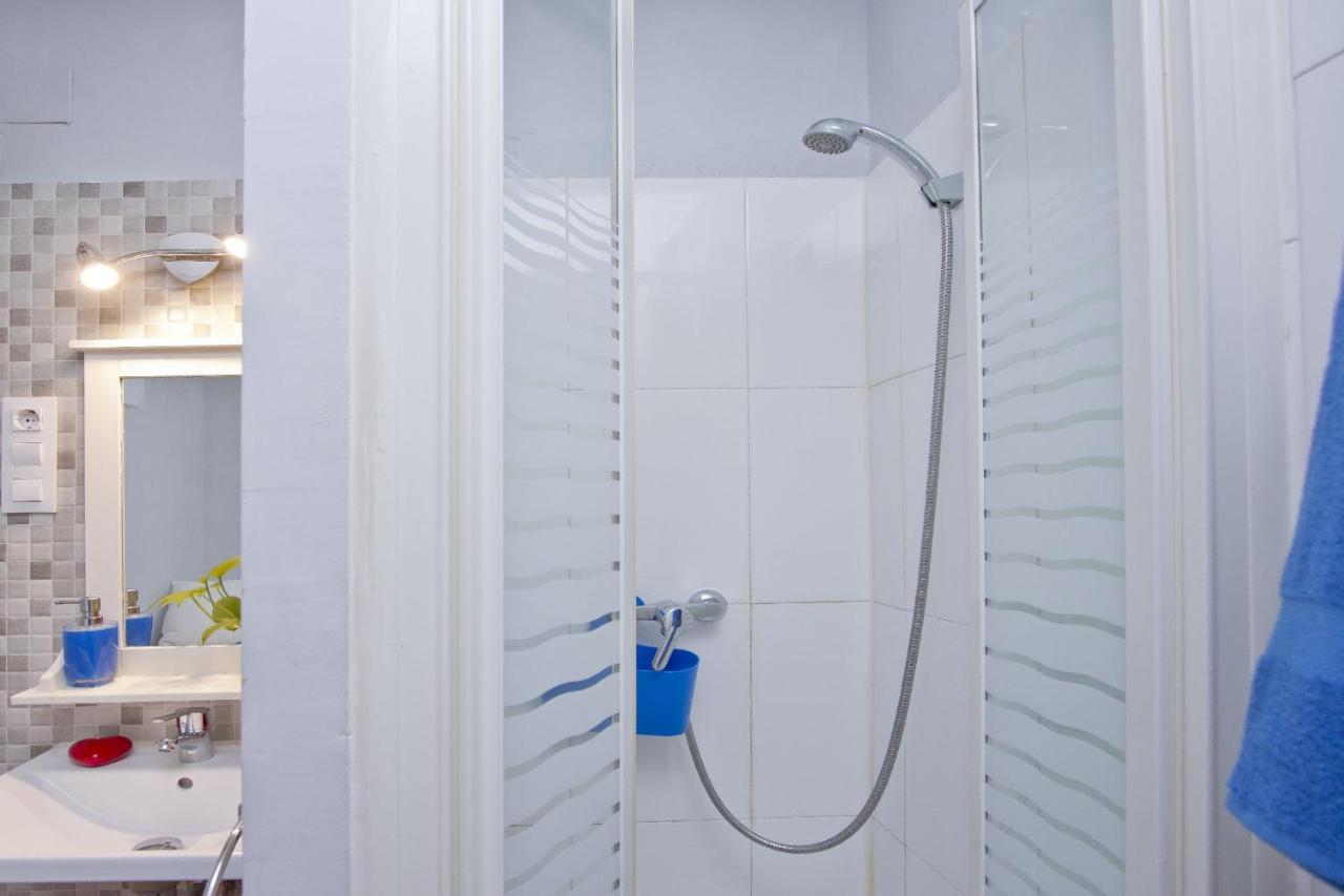 Single Room Private External Bathroom