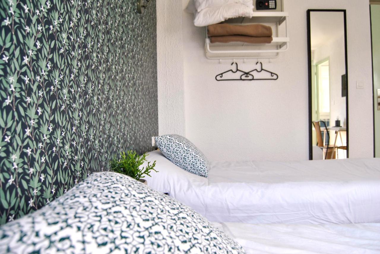Twin Room Private Bathroom
