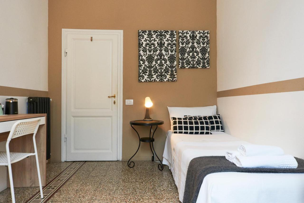 Single Room Private External Bathroom