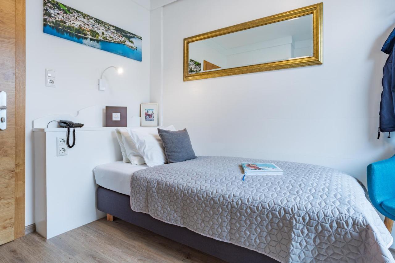 Single Room Mountain View