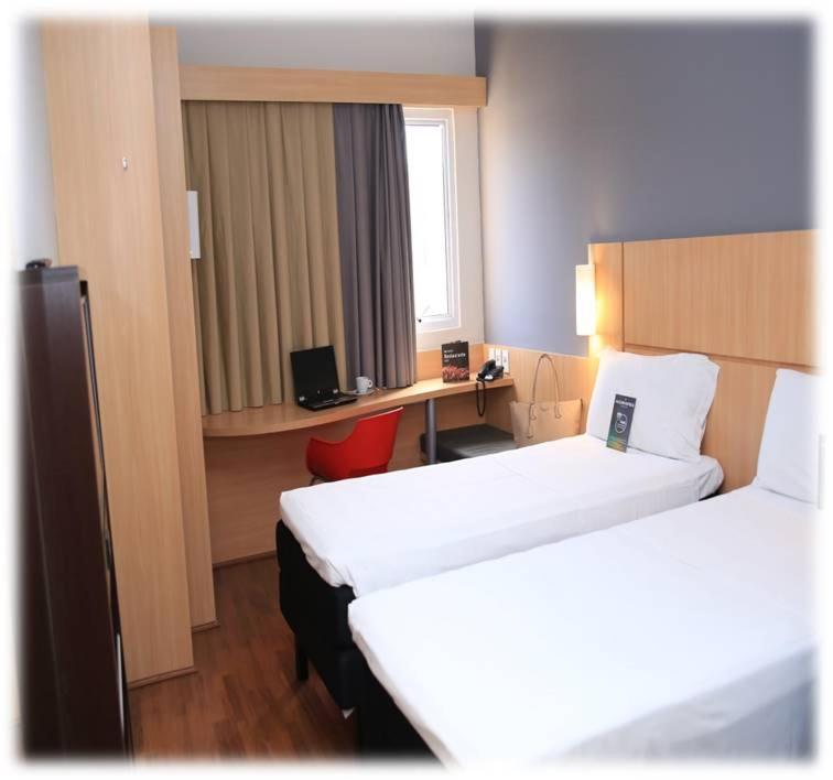 Standard Apartment Twin Beds