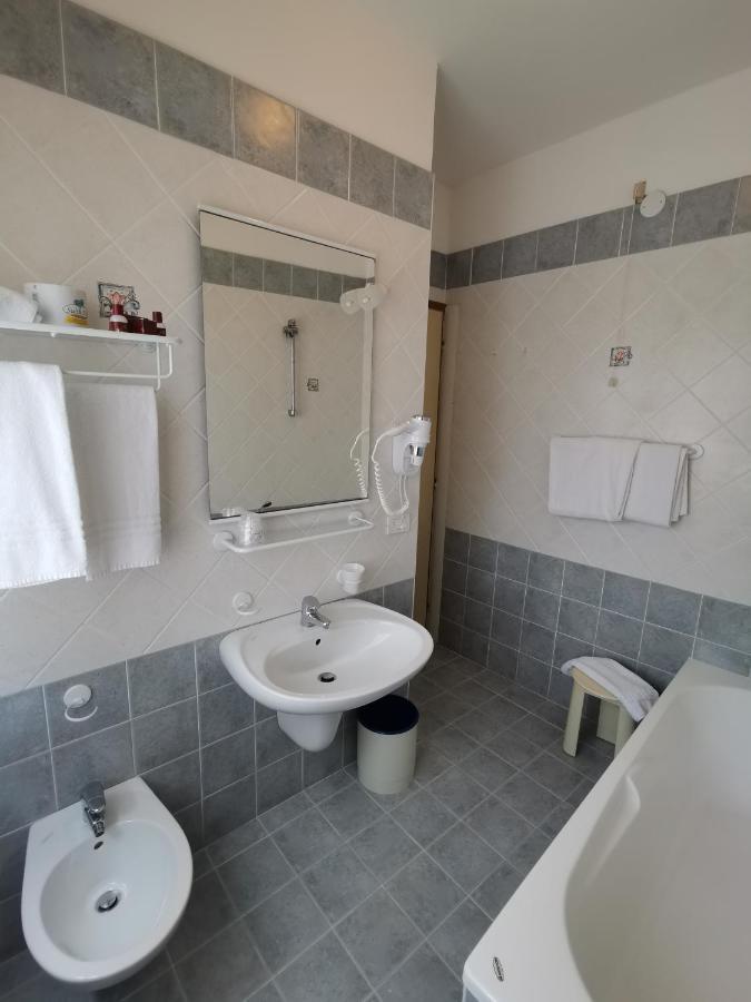 Single Room Bath