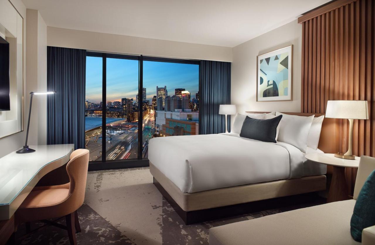 Deluxe Patron Tower Room 1 King