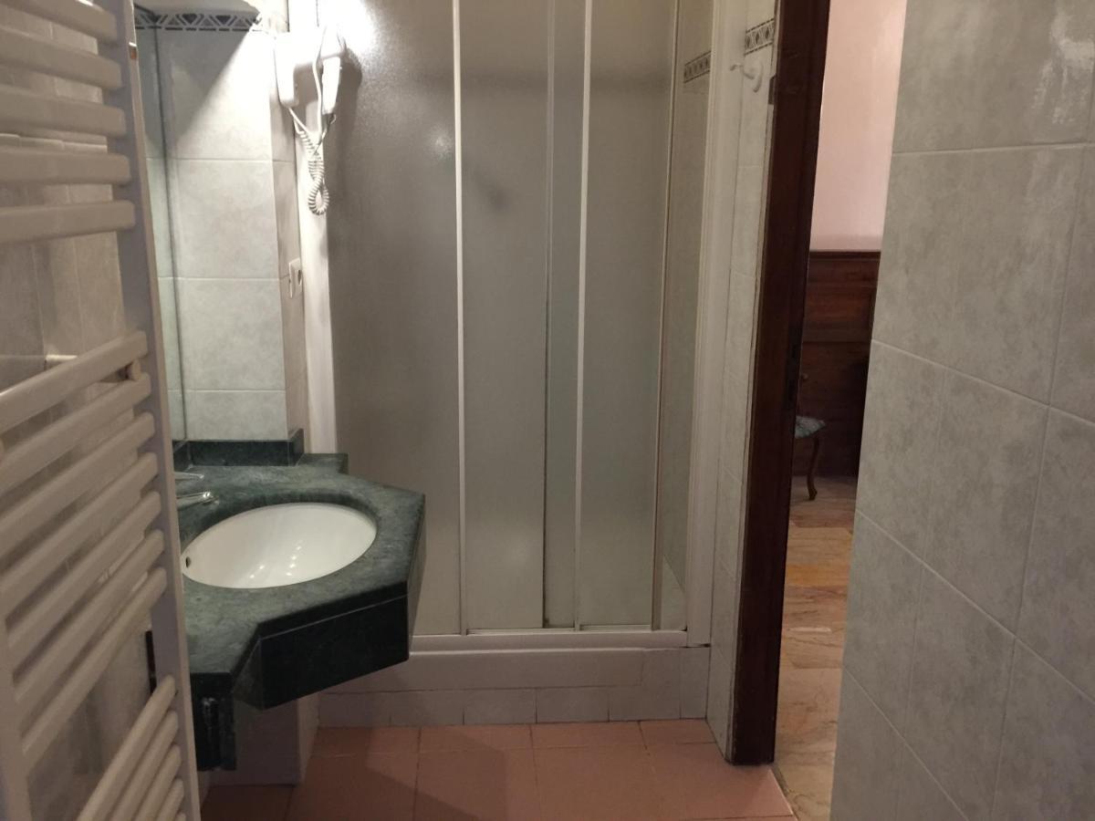 Classic Triple Room,1111752801:JPEG