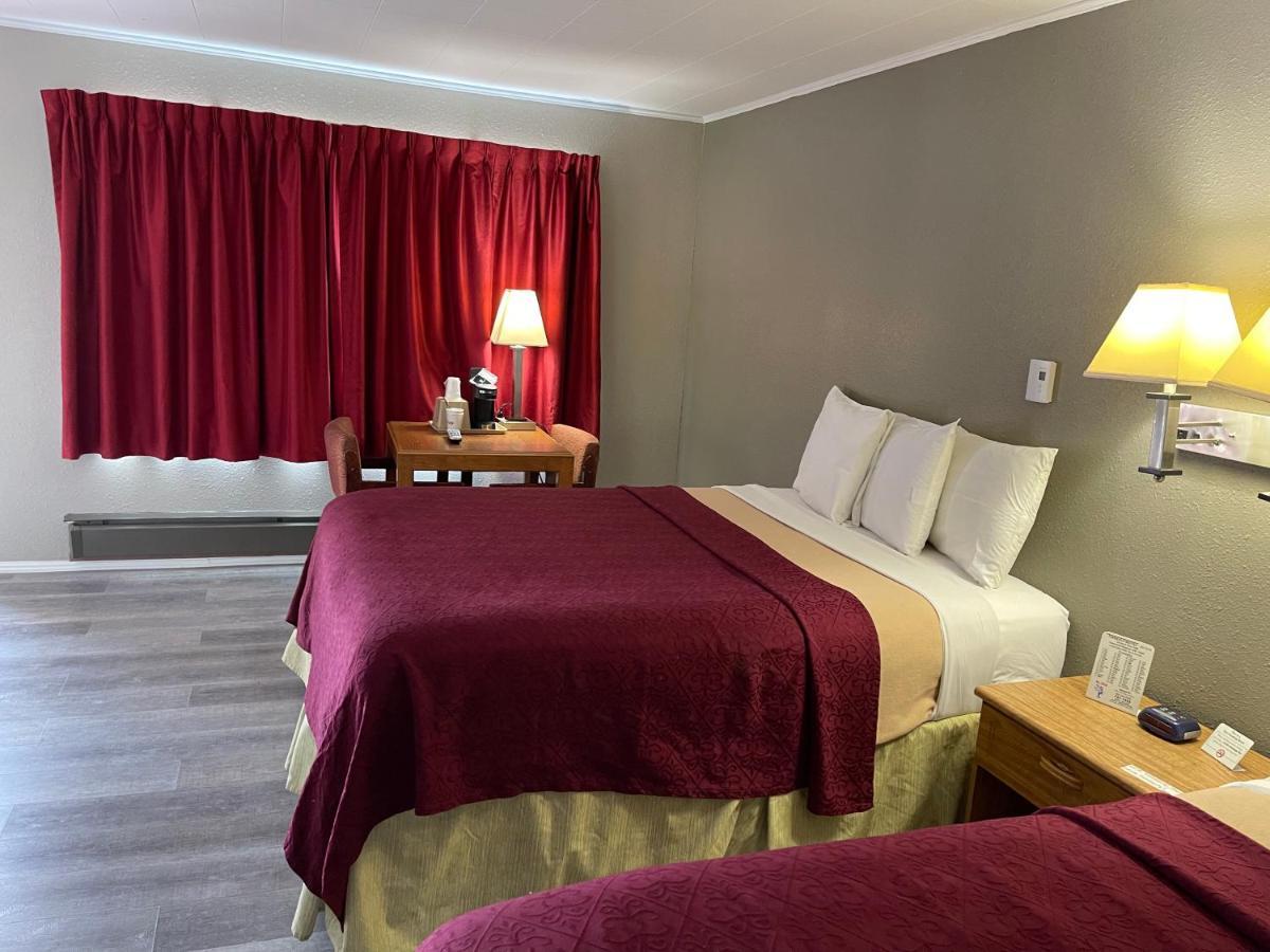 Queen Room Two Queen Beds