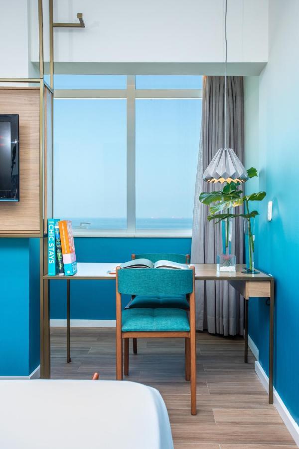 Deluxe Queen Room Partial Sea View
