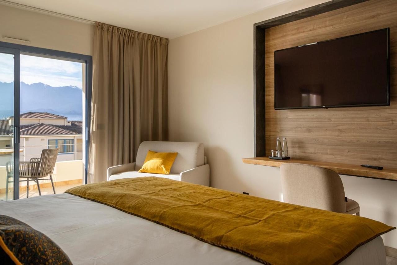 Double or Twin Room Partial Sea View