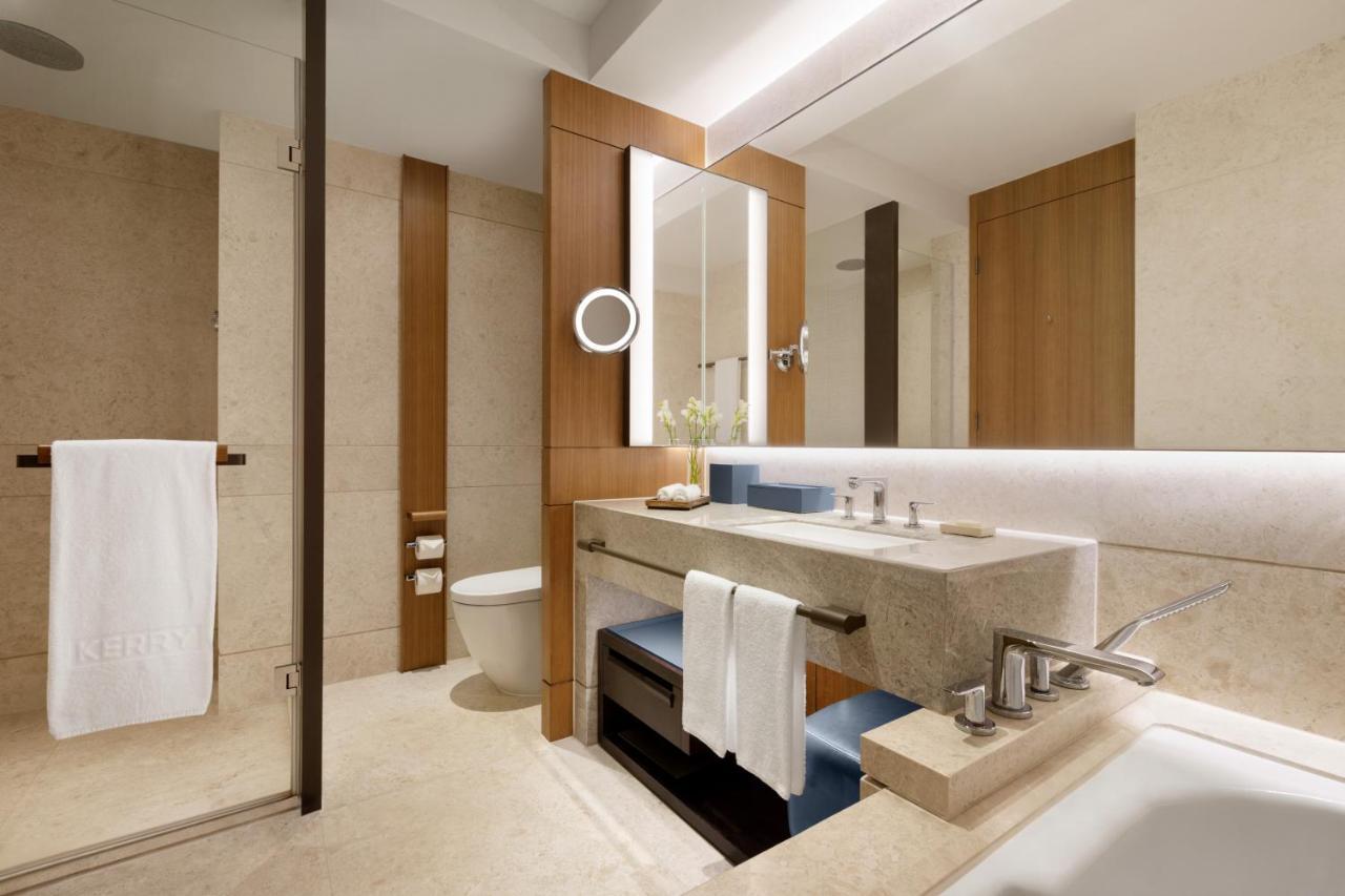 Deluxe King Room Sea View