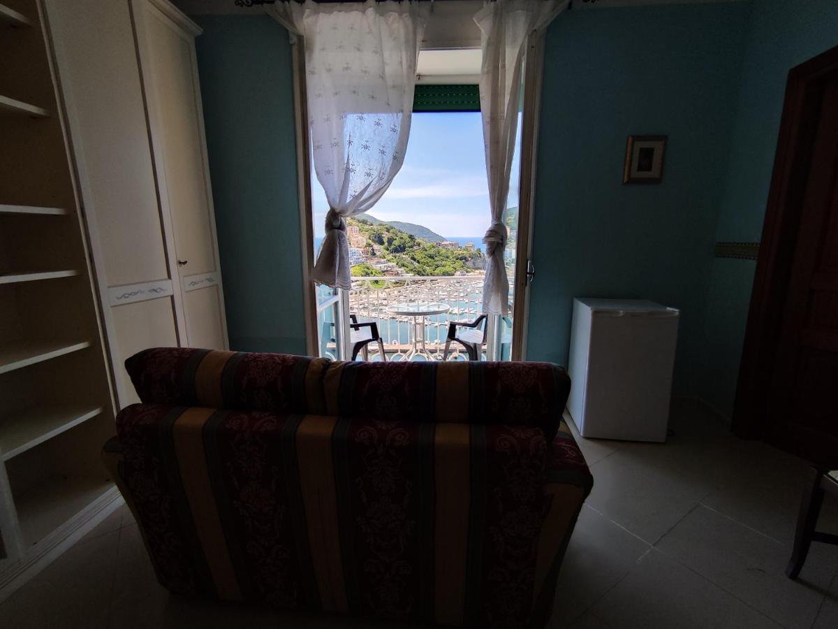 Large Double or Twin Room