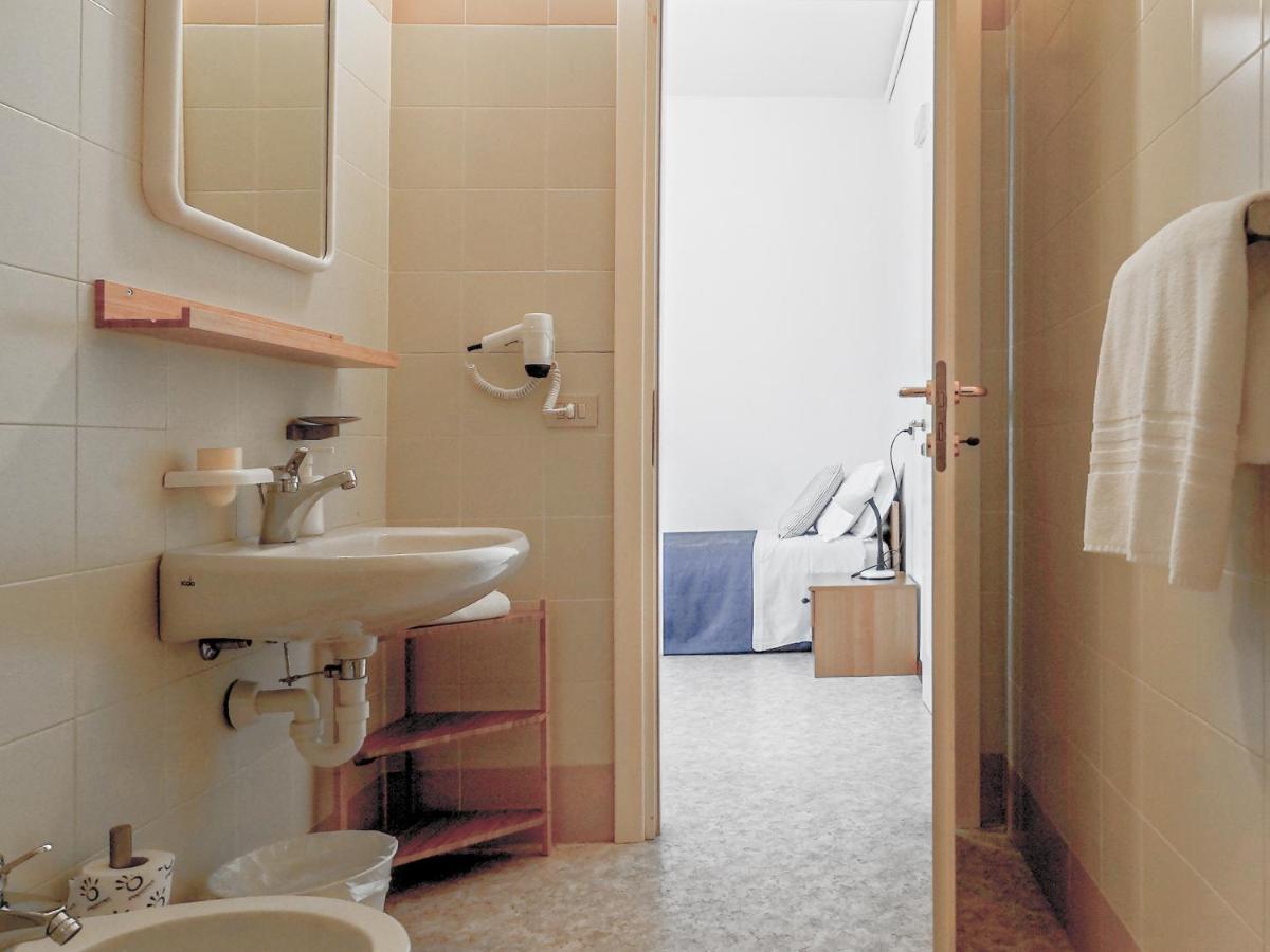 Single Room Private Bathroom