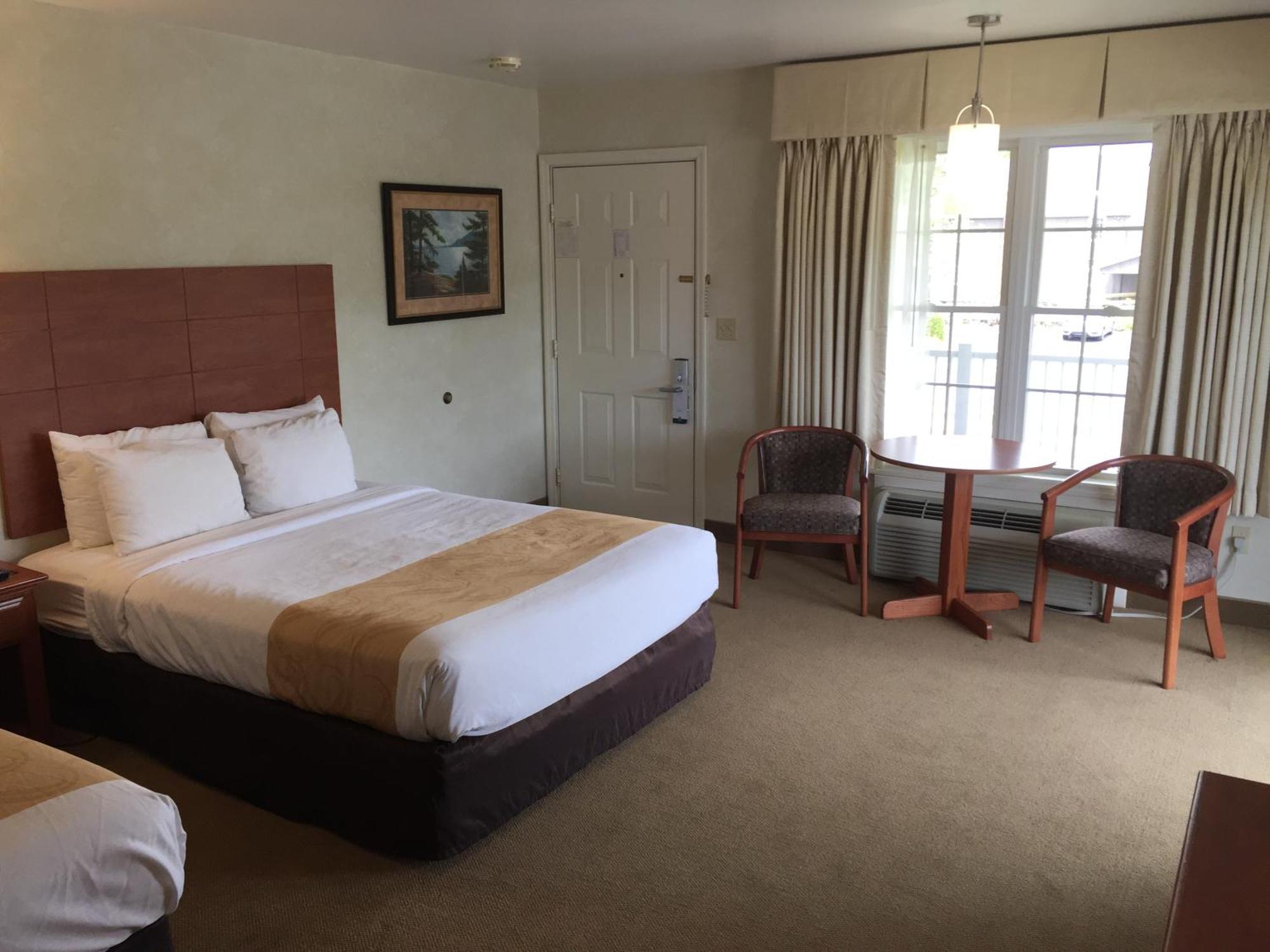 Queen Room Two Queen Beds Non-Smoking