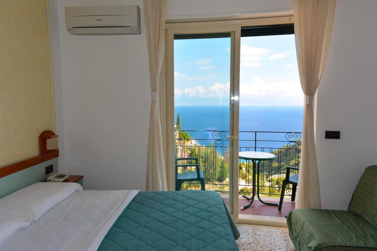 Double or Twin Room Balcony Sea View