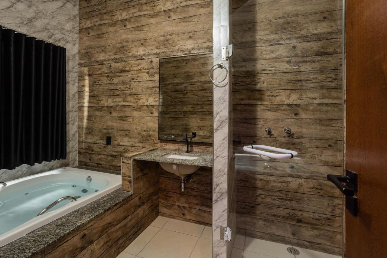 Suite Hot Tub
