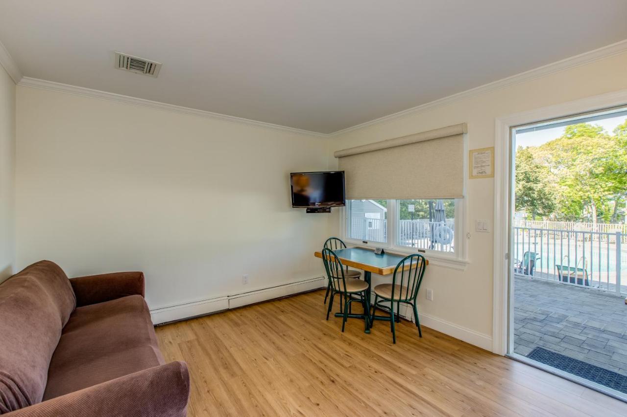 One Bedroom Suite #20