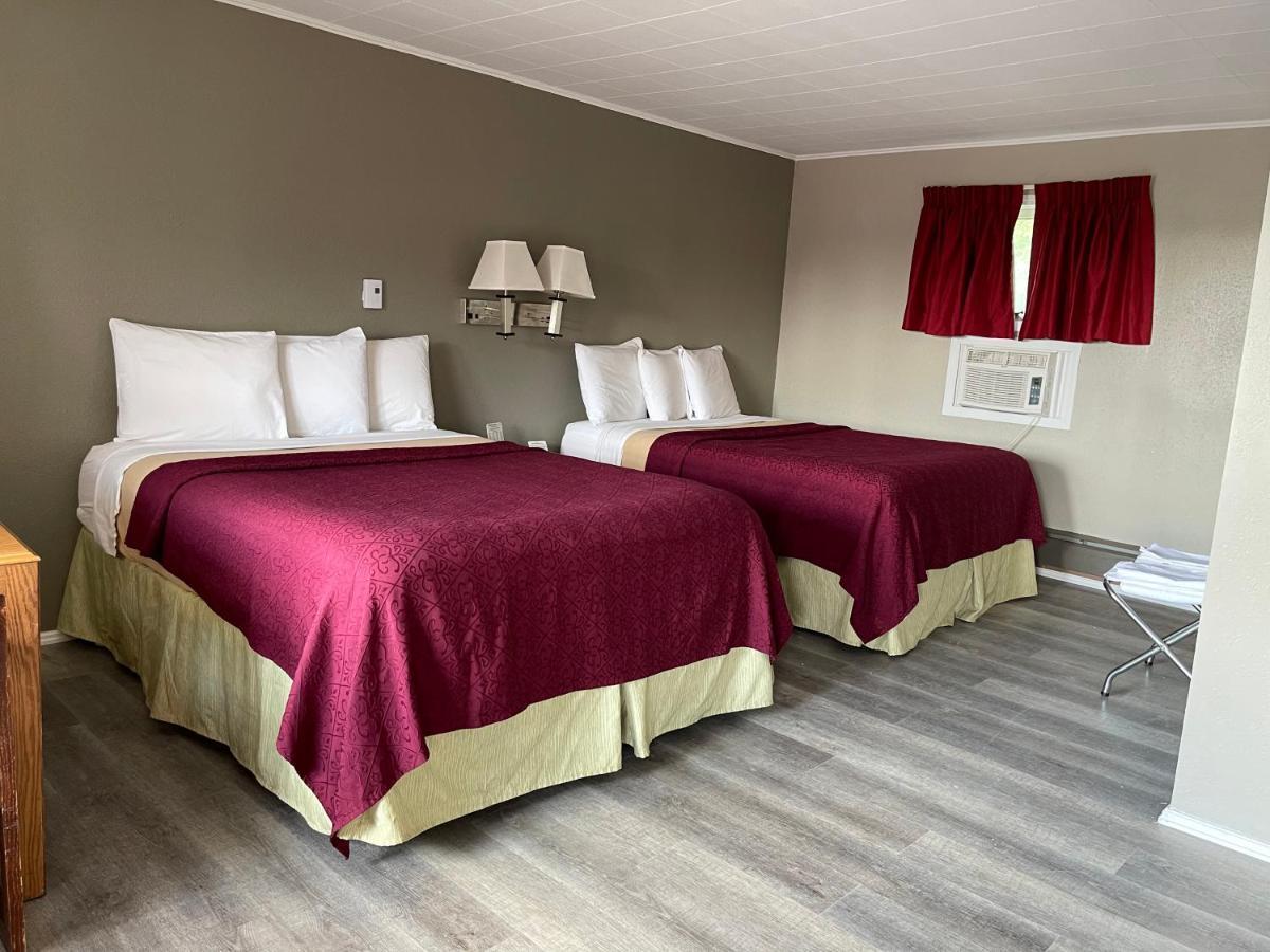 Queen Room Two Queen Beds