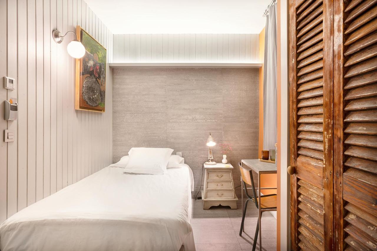 Single Room Interior