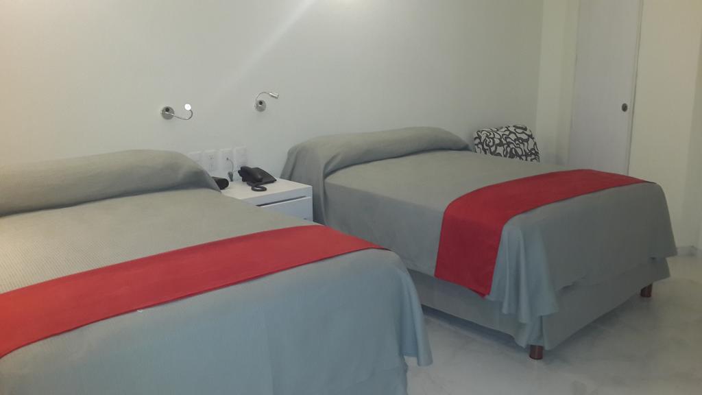Chambre Double - Accessible aux Personnes à Mobilité Réduite - Non-Fumeurs