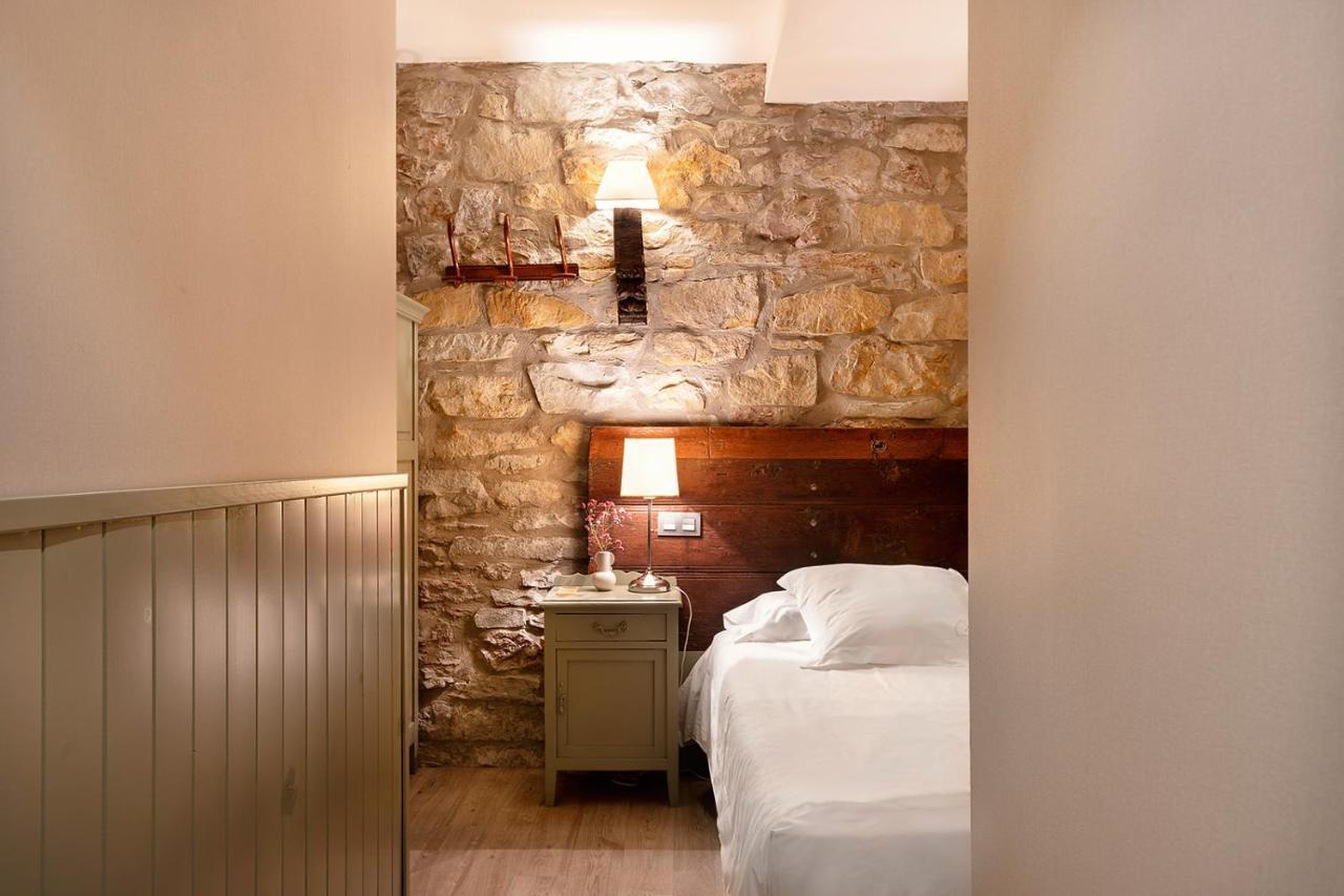 Single Room Interior