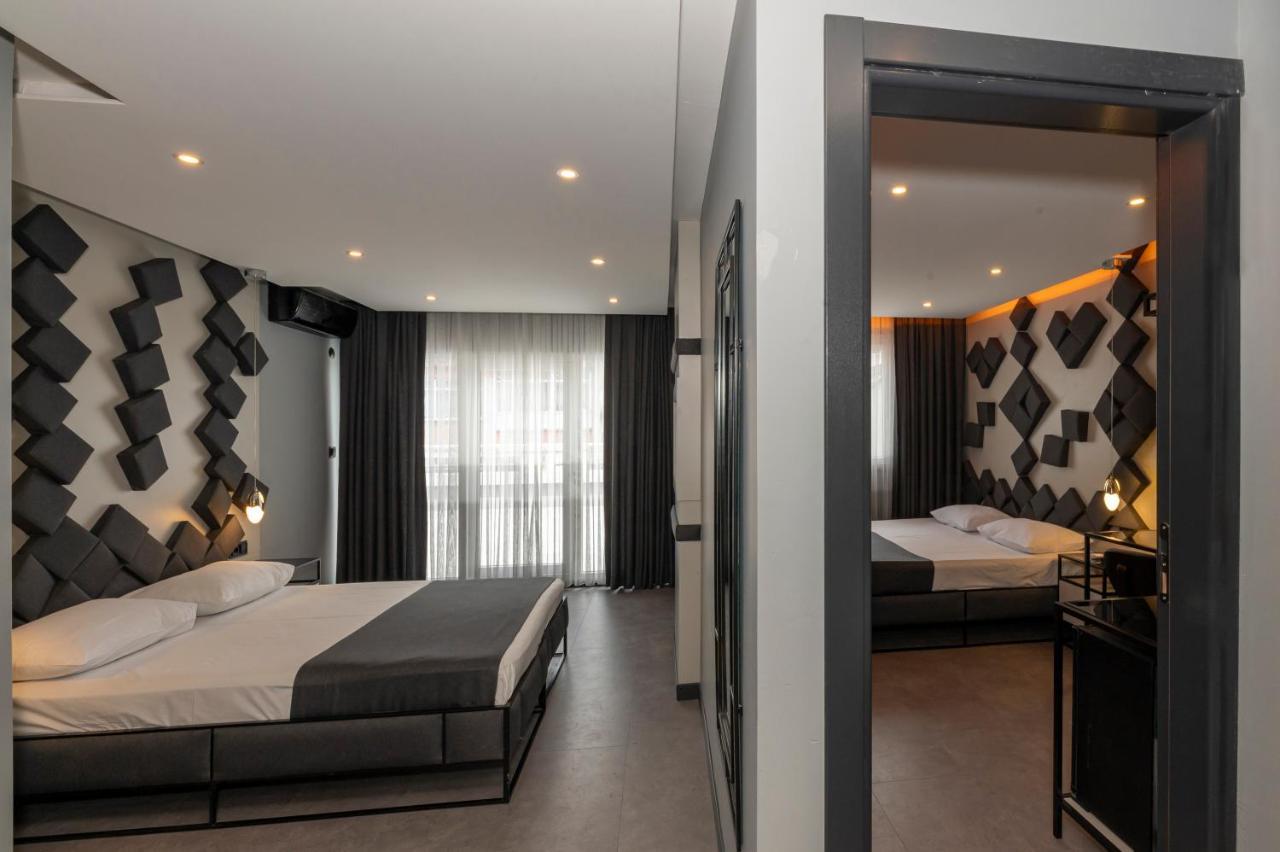 Deluxe King Suite