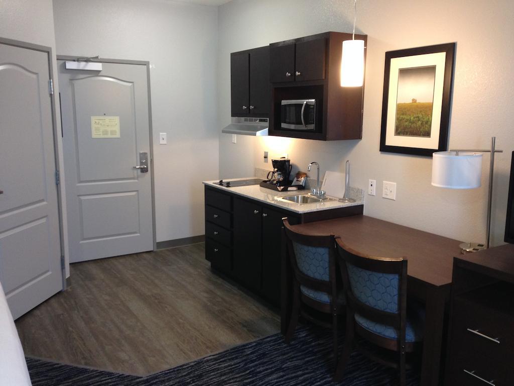 Deluxe Two Bedroom Suite - Non-Smoking