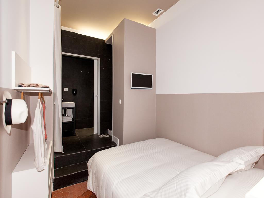Economy Double Room with Private Patio,111854685:JPEG