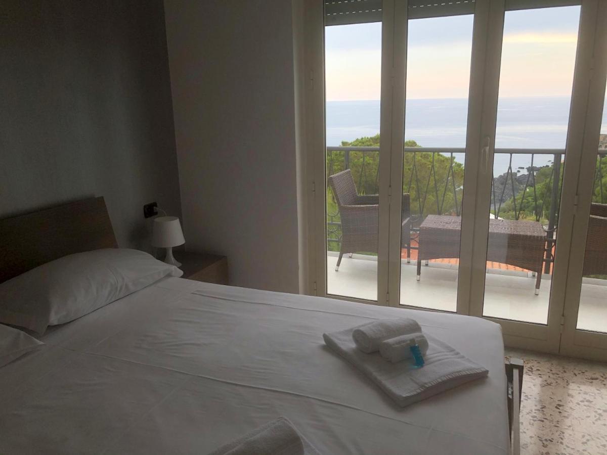 Double or Twin Room Private External Bathroom