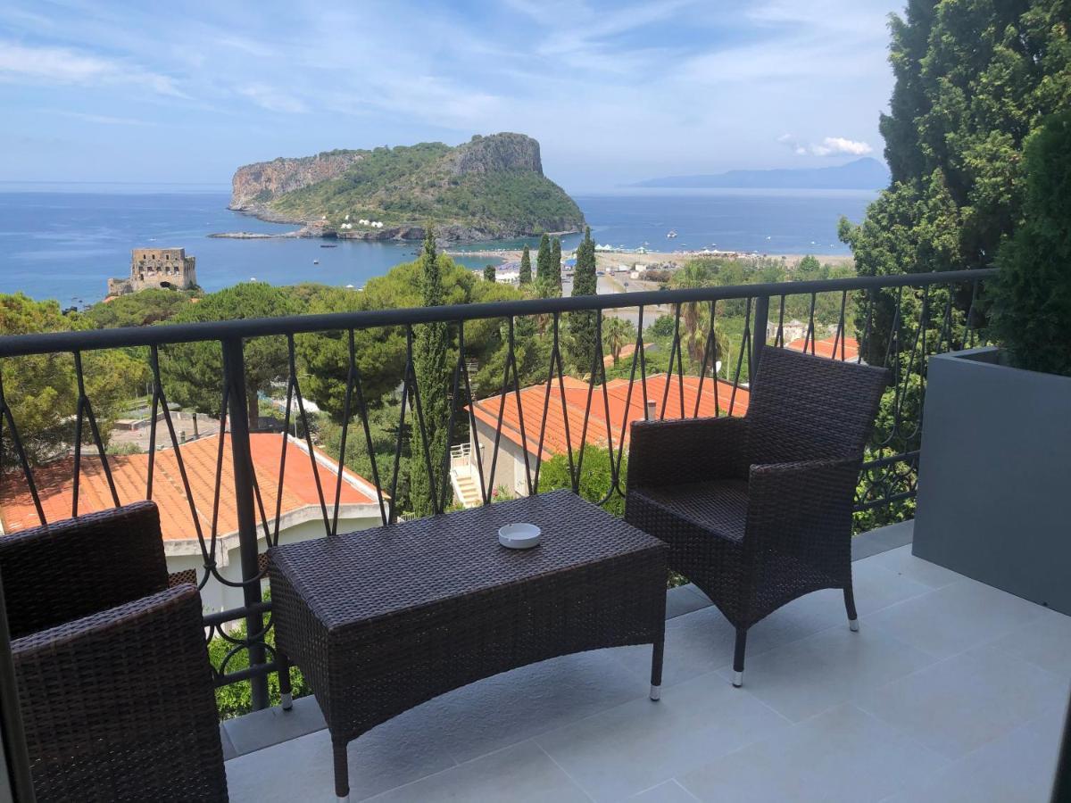 Deluxe Triple Room Sea View