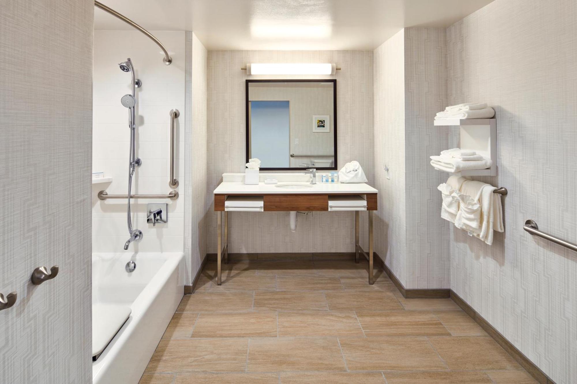 King Room with Accessible Tub - Mobility and Hearing Access/Non-Smoking,1557385216:JPEG