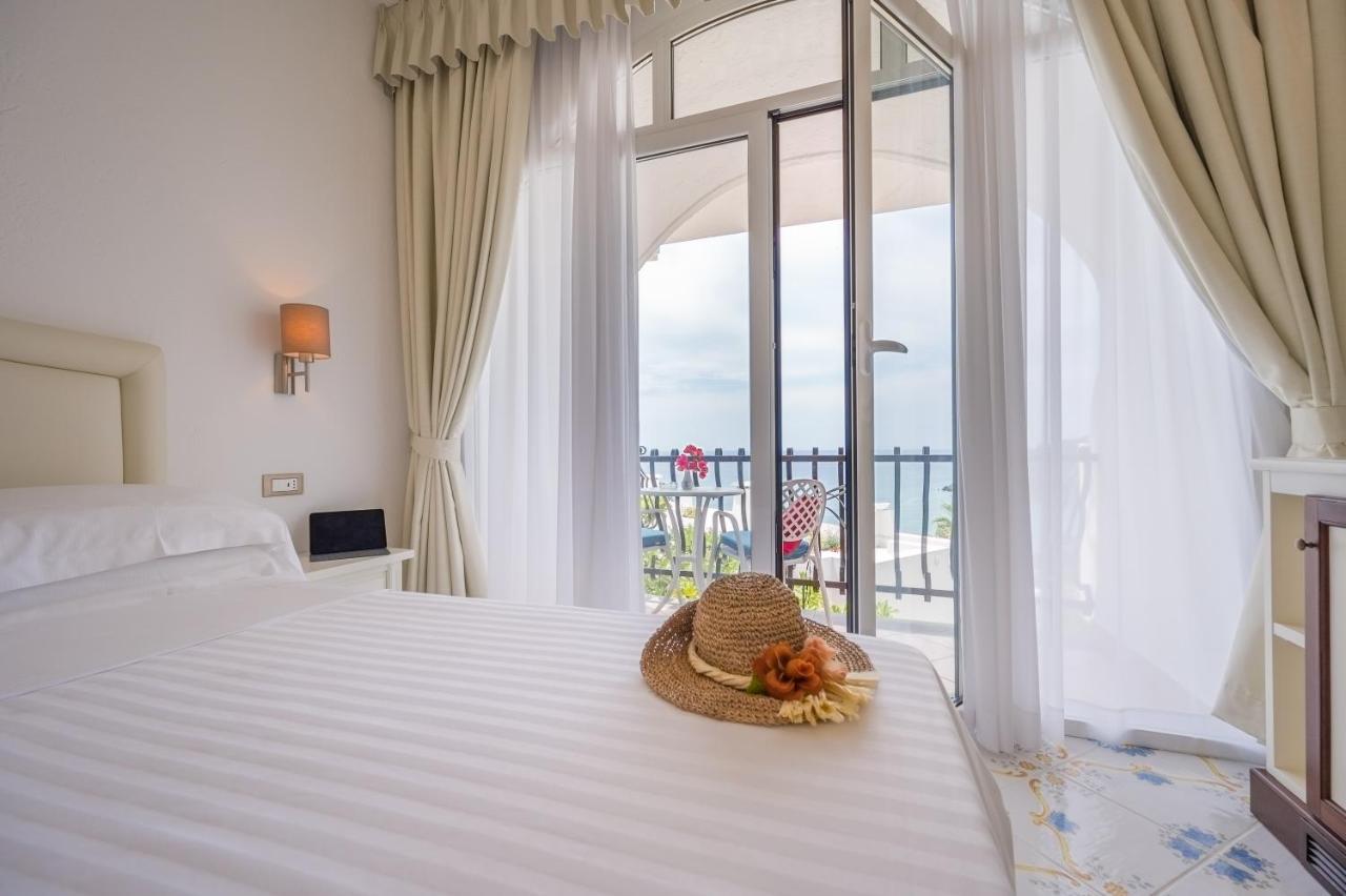 Superior Double Room Balcony Sea View