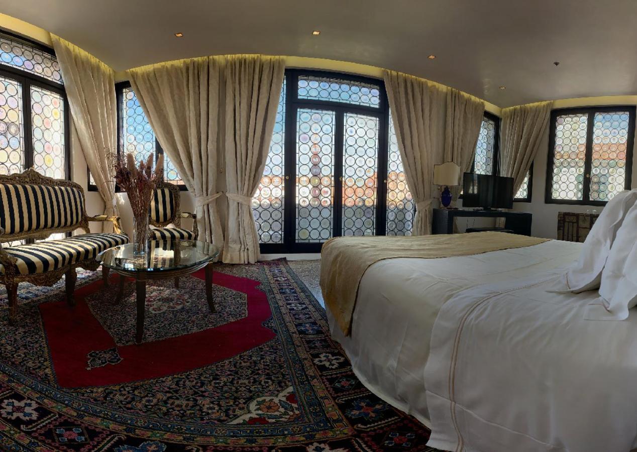 Junior Suite Grand Canal View
