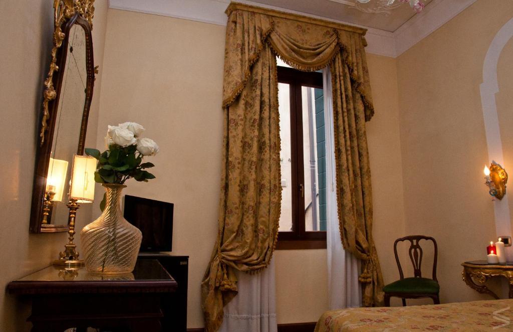 Classic Double Room