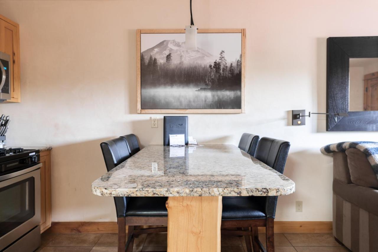 Deschutes River One-Bedroom King Suite