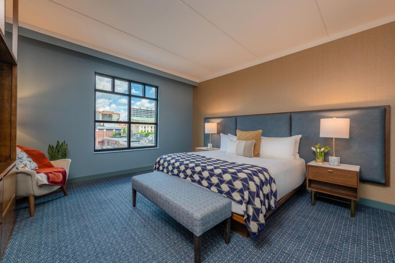 Corner Suite