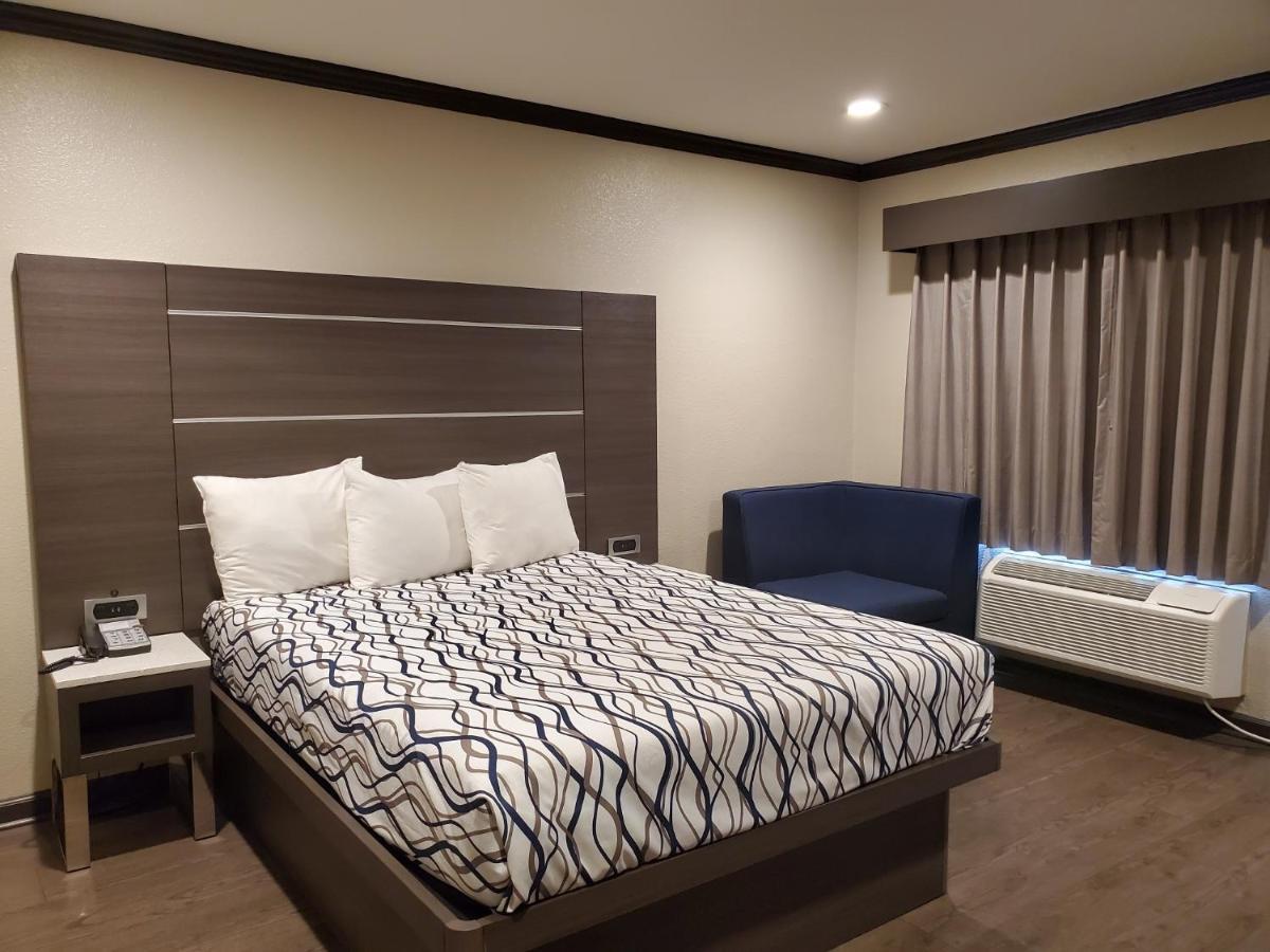 Queen Room - Disability Access