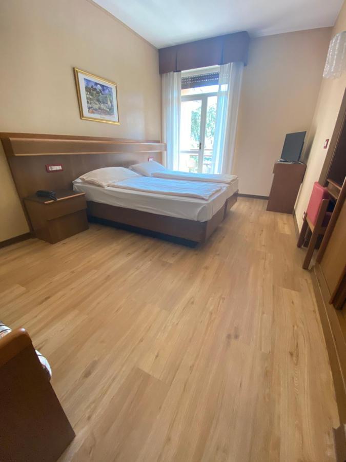 Family Room Balcony,1123173666:JPEG