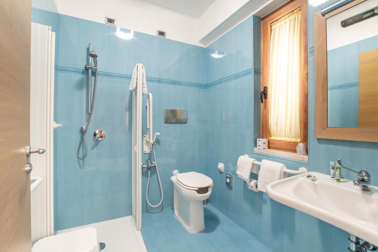 Double or Twin Room Disability Access