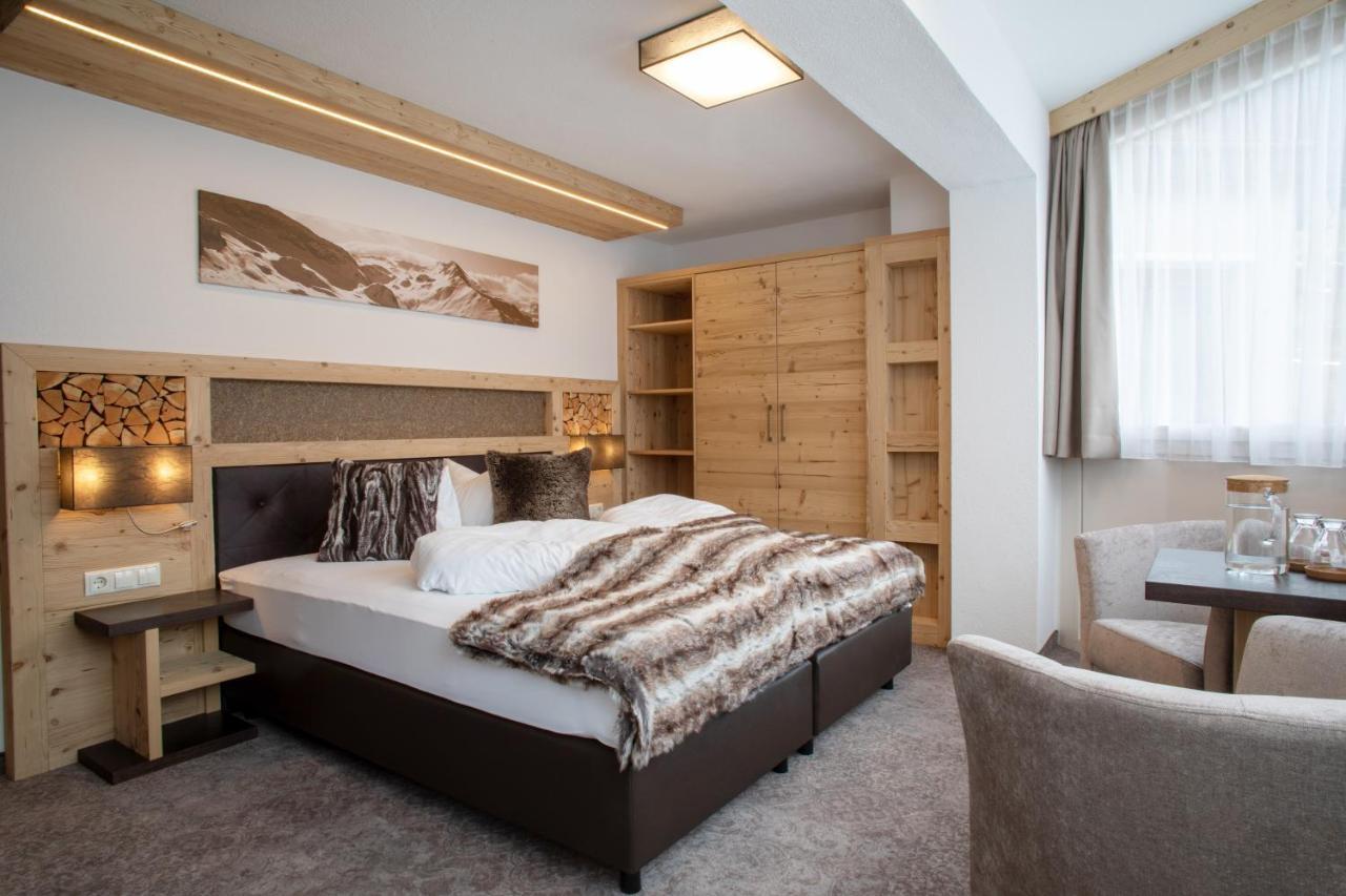 Alpine Double Room with Bath,1123053120:JPEG