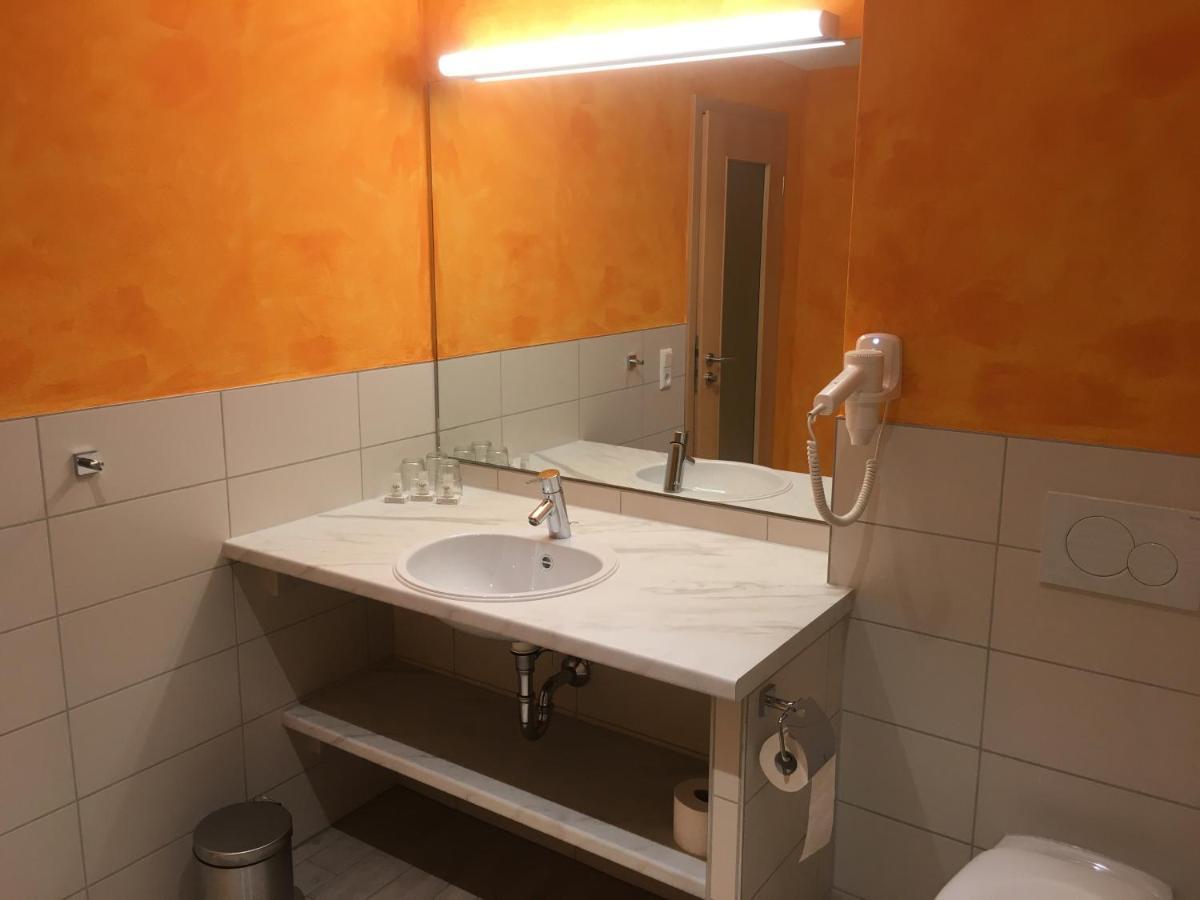 Triple Room Shower