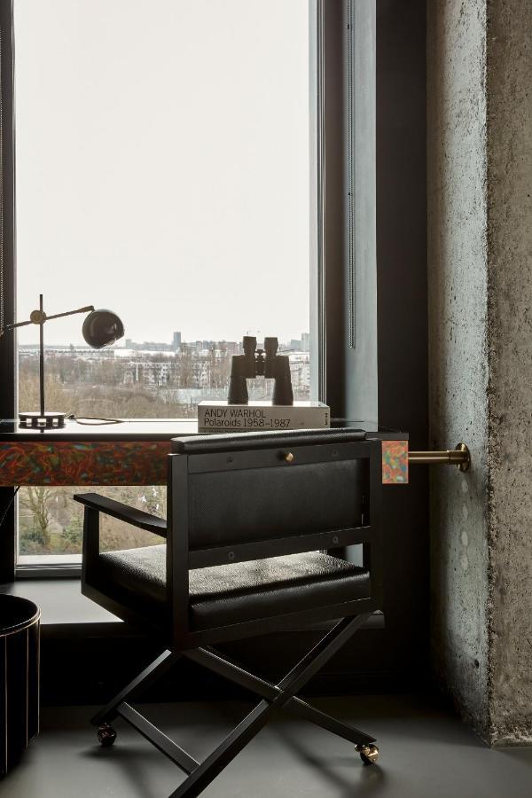 Deluxe Corner Room